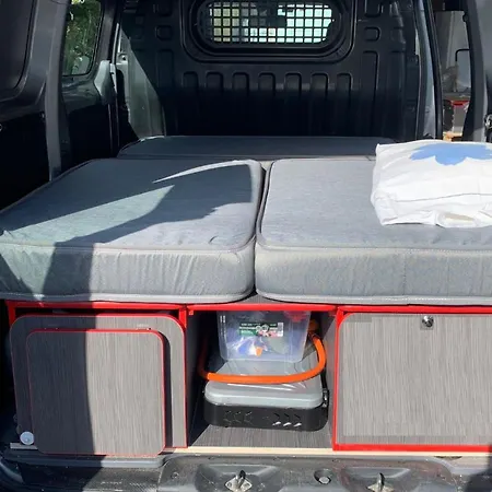 Luxury tent Electric London Black Minicamper Bergen
