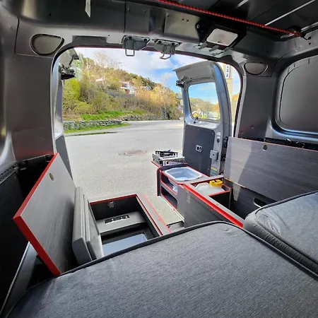 Electric London Black Minicamper Luxury tent *