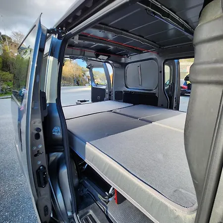 Electric London Black Minicamper