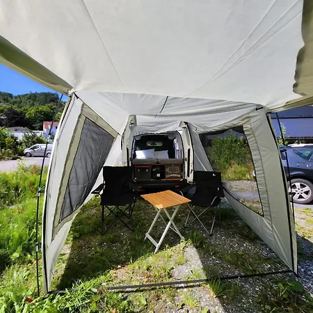 Electric London Black Minicamper Luxury tent